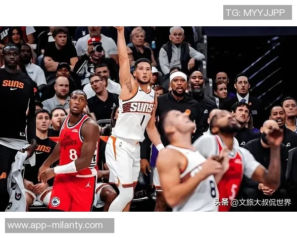 布克表现出色18投7中罚球11中8砍下24分5板7助助力球队赢球